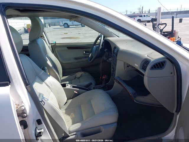 46001511 :رقم المزاد ، YV1VS29511F672877 vin ، 2001 Volvo S40 A/sport Edition مزاد بيع