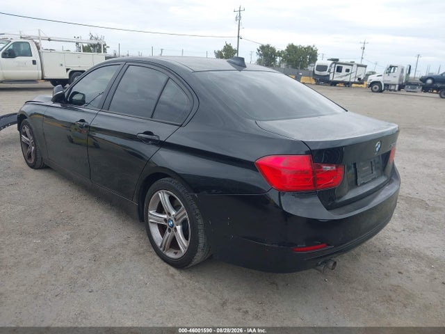 BMW 328I 2014 WBA3C1G59ENR49968 Image 3