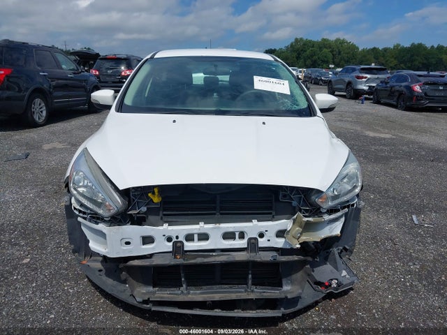 2015 Ford Focus Se მანქანა იყიდება აუქციონზე, vin: 1FADP3K28FL339230, აუქციონის ნომერი: 46001604