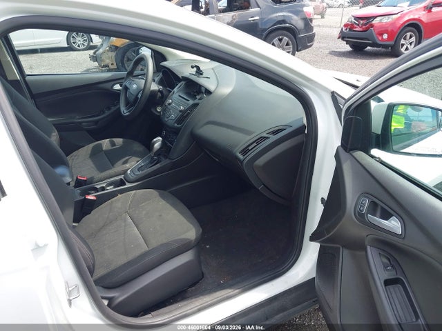2015 Ford Focus Se მანქანა იყიდება აუქციონზე, vin: 1FADP3K28FL339230, აუქციონის ნომერი: 46001604