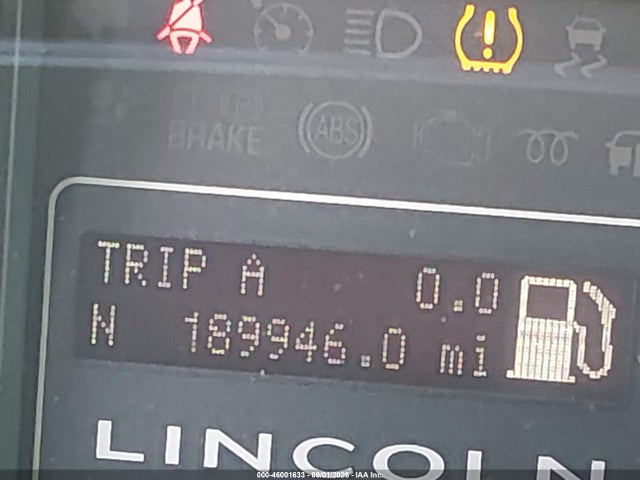 46001633 :رقم المزاد ، 5LMJJ2J53AEJ07600 vin ، 2010 Lincoln Navigator مزاد بيع
