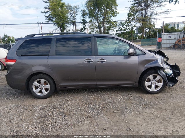 46001644 :رقم المزاد ، 5TDKK3DC2DS391888 vin ، 2013 Toyota Sienna Le V6 8 Passenger مزاد بيع