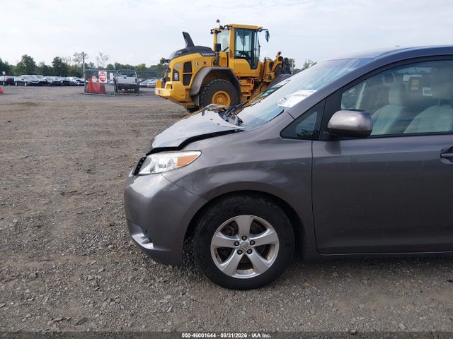 46001644 :رقم المزاد ، 5TDKK3DC2DS391888 vin ، 2013 Toyota Sienna Le V6 8 Passenger مزاد بيع