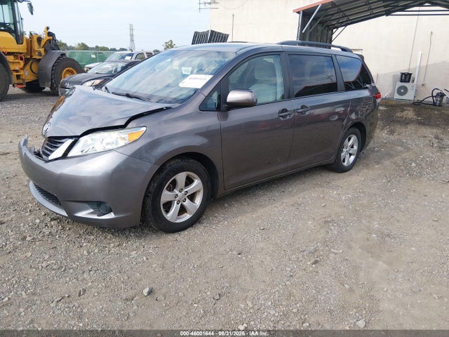 46001644 :رقم المزاد ، 5TDKK3DC2DS391888 vin ، 2013 Toyota Sienna Le V6 8 Passenger مزاد بيع