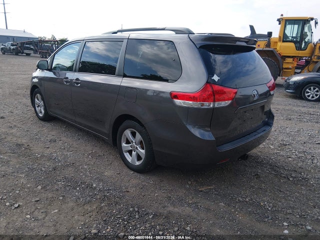 46001644 :رقم المزاد ، 5TDKK3DC2DS391888 vin ، 2013 Toyota Sienna Le V6 8 Passenger مزاد بيع