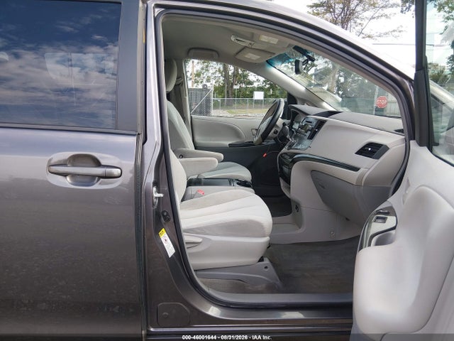 46001644 :رقم المزاد ، 5TDKK3DC2DS391888 vin ، 2013 Toyota Sienna Le V6 8 Passenger مزاد بيع