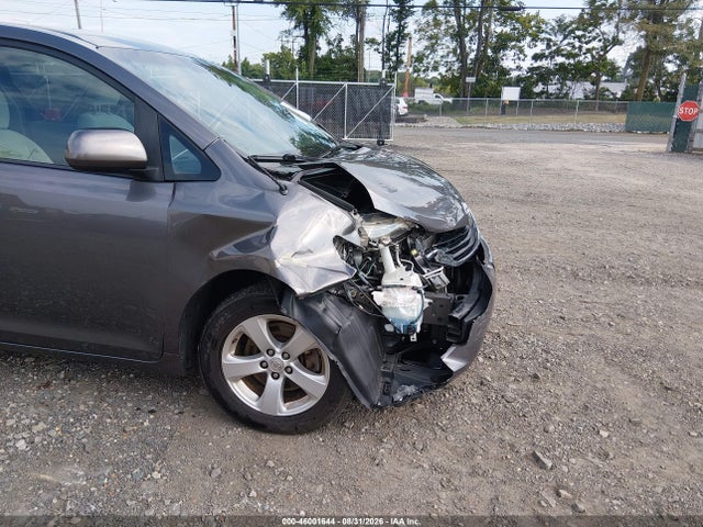 46001644 :رقم المزاد ، 5TDKK3DC2DS391888 vin ، 2013 Toyota Sienna Le V6 8 Passenger مزاد بيع