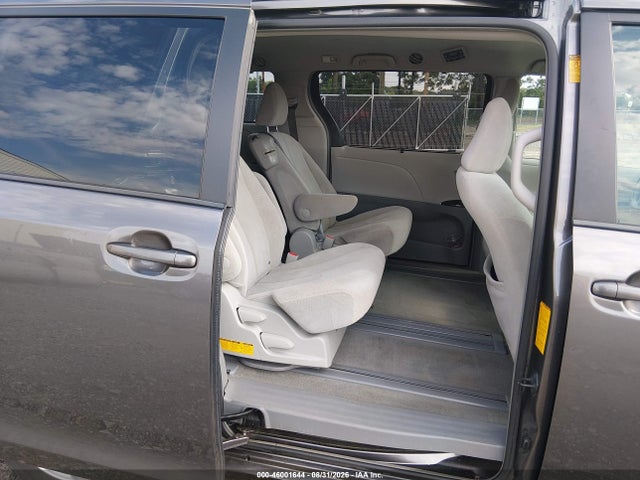 46001644 :رقم المزاد ، 5TDKK3DC2DS391888 vin ، 2013 Toyota Sienna Le V6 8 Passenger مزاد بيع