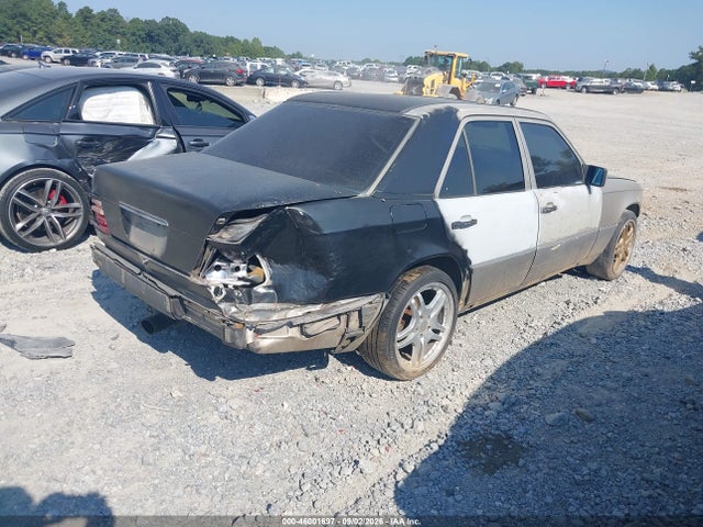 46001697 :رقم المزاد ، WDBEA32E8RC115016 vin ، 1994 Mercedes-benz E 320 مزاد بيع