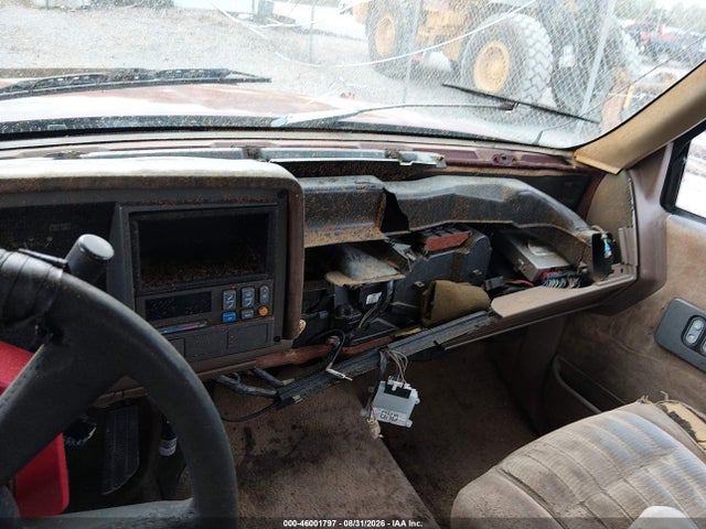 Продажа на аукционе авто 1994 Chevrolet Gmt-400 C1500, vin: 1GCEC19K3RE117658, номер лота: 46001797