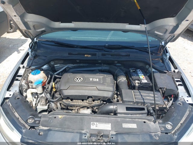 2015 Volkswagen Jetta 1.8t Se მანქანა იყიდება აუქციონზე, vin: 3VWD17AJ0FM330559, აუქციონის ნომერი: 46001808