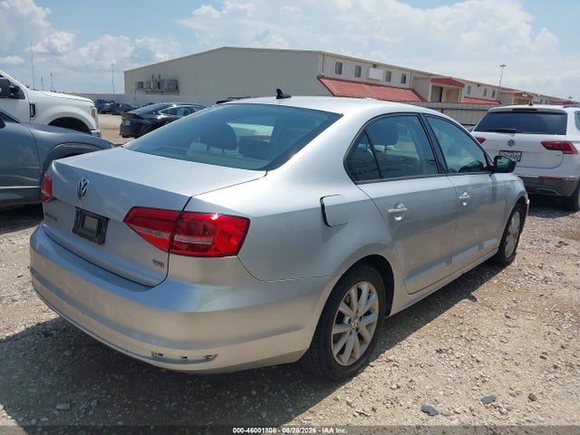 2015 Volkswagen Jetta 1.8t Se მანქანა იყიდება აუქციონზე, vin: 3VWD17AJ0FM330559, აუქციონის ნომერი: 46001808