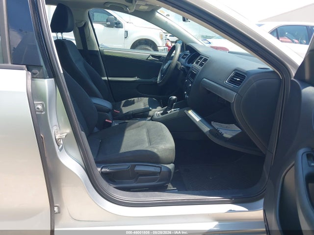2015 Volkswagen Jetta 1.8t Se მანქანა იყიდება აუქციონზე, vin: 3VWD17AJ0FM330559, აუქციონის ნომერი: 46001808