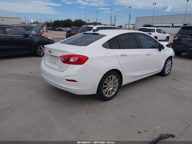 46001871 :رقم المزاد ، 1G1BC5SM4H7222338 vin ، 2017 Chevrolet Cruze Ls Auto مزاد بيع