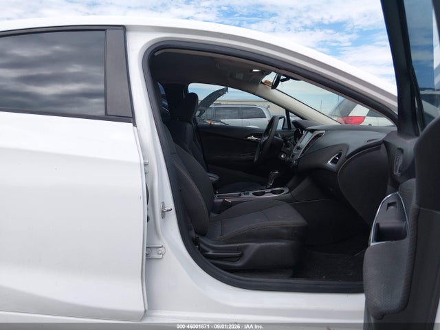 46001871 :رقم المزاد ، 1G1BC5SM4H7222338 vin ، 2017 Chevrolet Cruze Ls Auto مزاد بيع