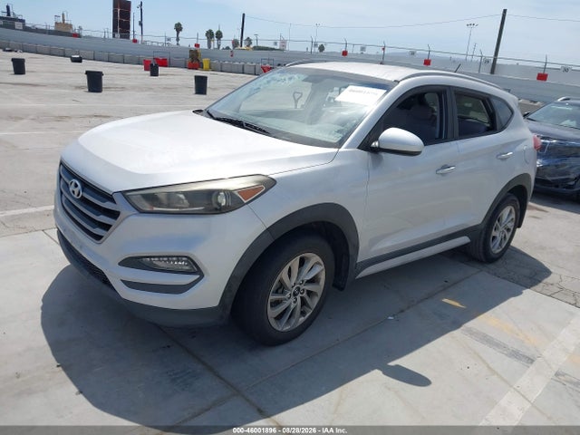Hyundai TUCSON SE 2017 KM8J33A46HU580885 Image 2
