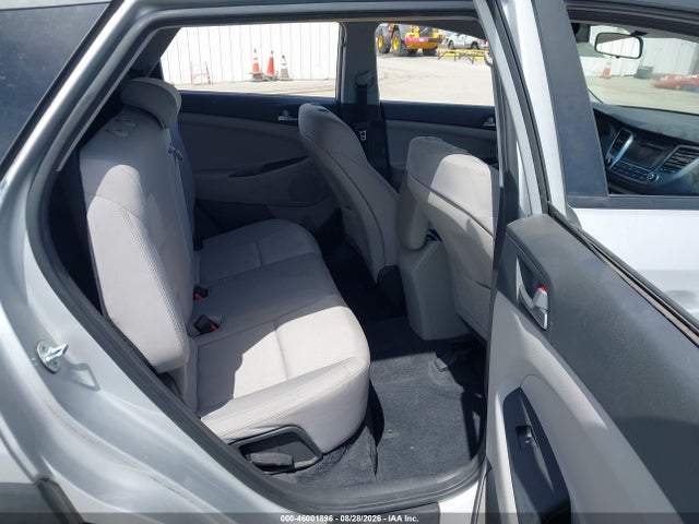 Hyundai TUCSON SE 2017 KM8J33A46HU580885 Image 8