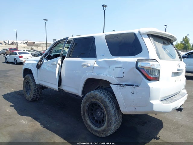Toyota 4RUNNER SR5 2015 JTEBU5JR0F5269338 Image 15