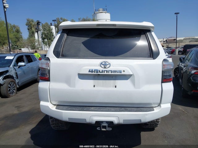 Toyota 4RUNNER SR5 2015 JTEBU5JR0F5269338 Image 17