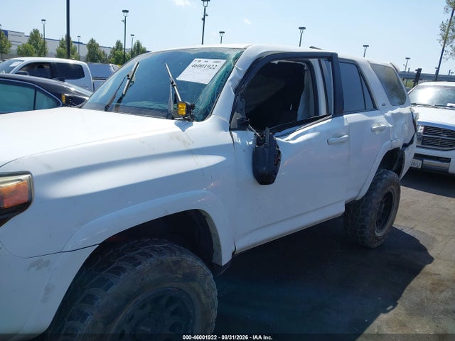 Toyota 4RUNNER SR5 2015 JTEBU5JR0F5269338 Image 12