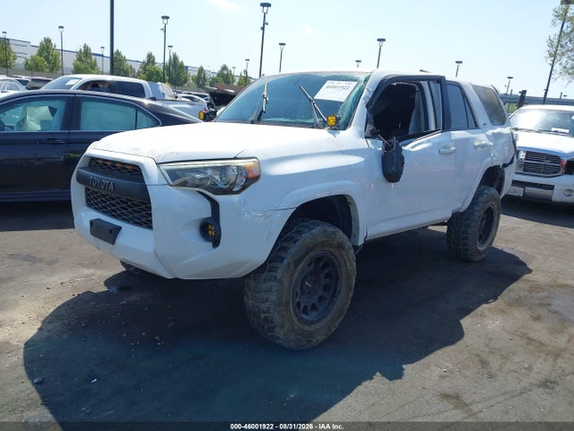 Toyota 4RUNNER SR5 2015 JTEBU5JR0F5269338 Image 6