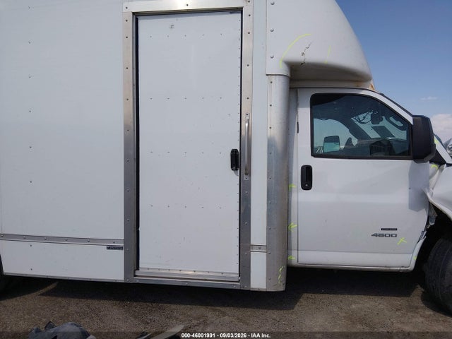 46001991 :رقم المزاد ، 1HA6GVC78MN011716 vin ، 2021 Chevrolet Express Cutaway 4500 Van مزاد بيع
