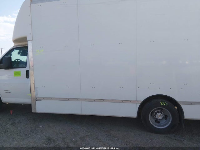 46001991 :رقم المزاد ، 1HA6GVC78MN011716 vin ، 2021 Chevrolet Express Cutaway 4500 Van مزاد بيع