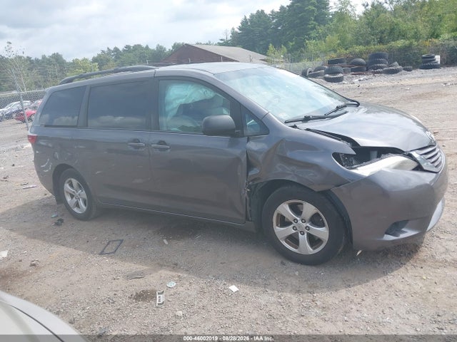 Продаж на аукціоні авто 2017 Toyota Sienna Le 8 Passenger, vin: 5TDKZ3DC1HS789322, номер лоту: 46002019