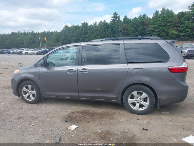 Продаж на аукціоні авто 2017 Toyota Sienna Le 8 Passenger, vin: 5TDKZ3DC1HS789322, номер лоту: 46002019
