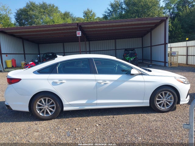 Hyundai SONATA ECO 2018 5NPE24AA2JH682866 Image 18