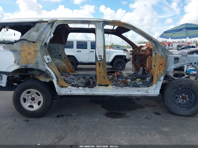 Продаж на аукціоні авто 2022 Chevrolet Tahoe 4wd Lt, vin: 1GNSKNKD5NR363758, номер лоту: 46002108