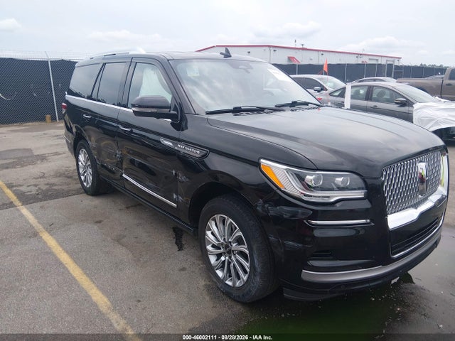 46002111 :رقم المزاد ، 5LMJJ2MT7NEL10036 vin ، 2022 Lincoln Navigator Standard مزاد بيع
