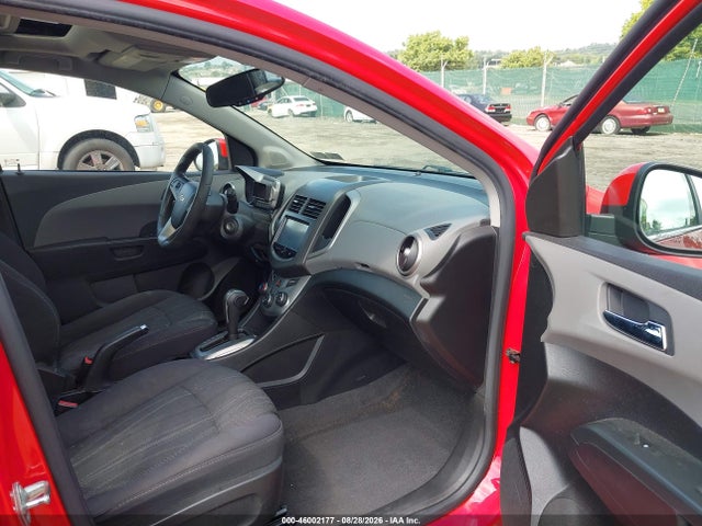 Chevrolet Sonic Lt Auto 2015 1G1JC6SB1F4151243 Image 5