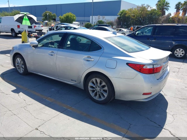 46002404 :رقم المزاد ، JTHBW1GG4F2090734 vin ، 2015 Lexus Es 300h مزاد بيع