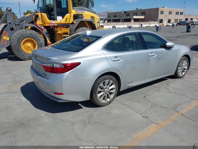 46002404 :رقم المزاد ، JTHBW1GG4F2090734 vin ، 2015 Lexus Es 300h مزاد بيع