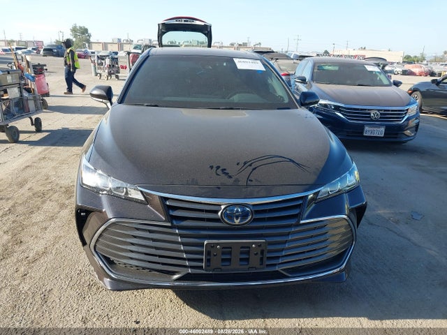 2019 Toyota Avalon Hybrid Xle მანქანა იყიდება აუქციონზე, vin: 4T1B21FBXKU002296, აუქციონის ნომერი: 46002489