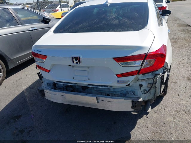 1HGCV3F90NA025697 Honda Accord Hybrid Touring