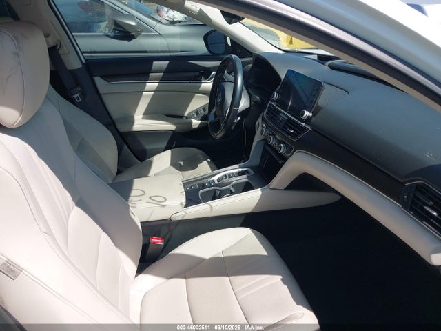 1HGCV3F90NA025697 Honda Accord Hybrid Touring