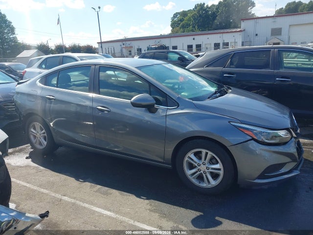 46002588 :رقم المزاد ، 1G1BE5SM4J7160617 vin ، 2018 Chevrolet Cruze Lt Auto مزاد بيع
