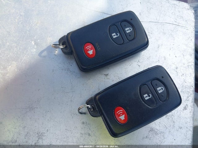 JTDKN3DU9E1769977 Toyota Prius Three
