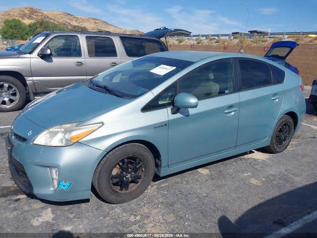 JTDKN3DU9E1769977 Toyota Prius Three