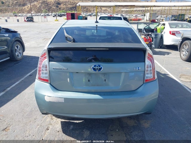 JTDKN3DU9E1769977 Toyota Prius Three