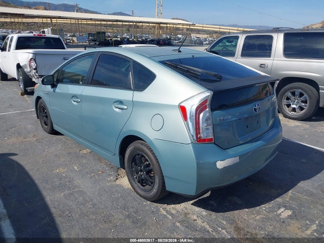 JTDKN3DU9E1769977 Toyota Prius Three