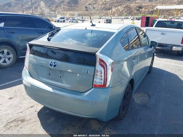 JTDKN3DU9E1769977 Toyota Prius Three