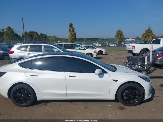 5YJ3E1EA2NF119702 Tesla Model 3 Rear-wheel Drive