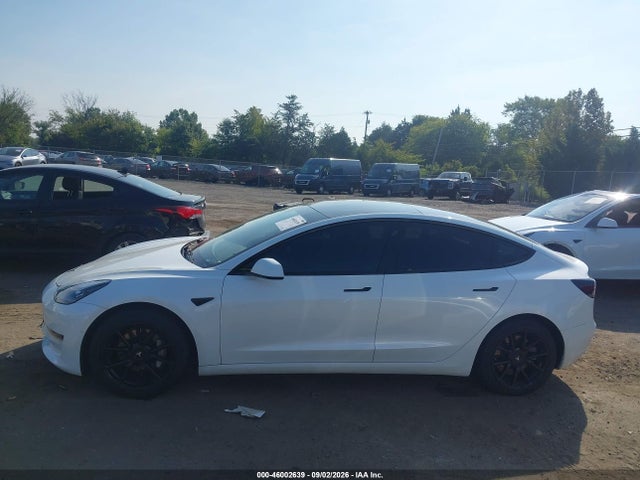 5YJ3E1EA2NF119702 Tesla Model 3 Rear-wheel Drive