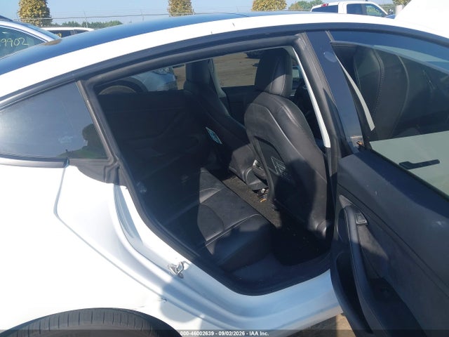 5YJ3E1EA2NF119702 Tesla Model 3 Rear-wheel Drive