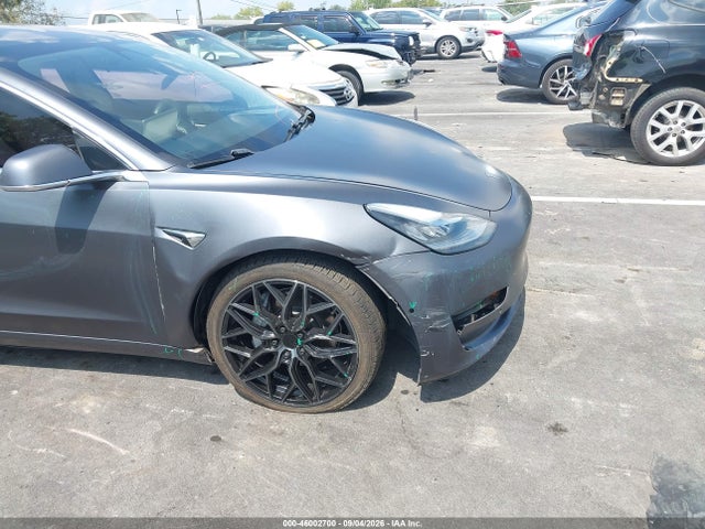 5YJ3E1EB8JF099393 Tesla Model 3 Long Range/performance