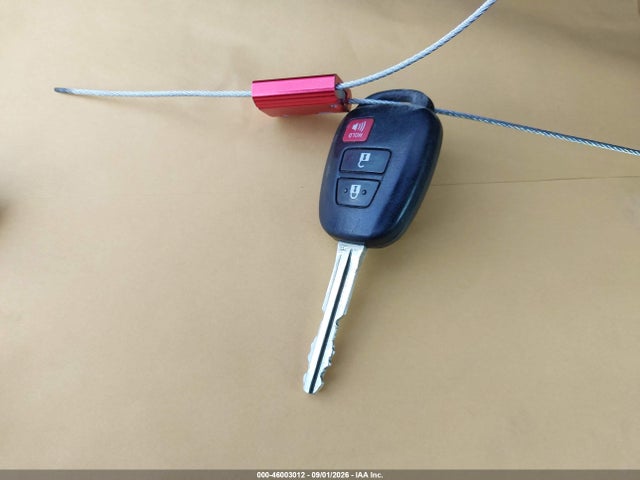 46003012 :رقم المزاد ، JTDKDTB36F1101245 vin ، 2015 Toyota Prius C Two مزاد بيع