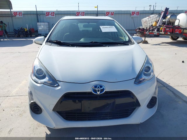 46003012 :رقم المزاد ، JTDKDTB36F1101245 vin ، 2015 Toyota Prius C Two مزاد بيع